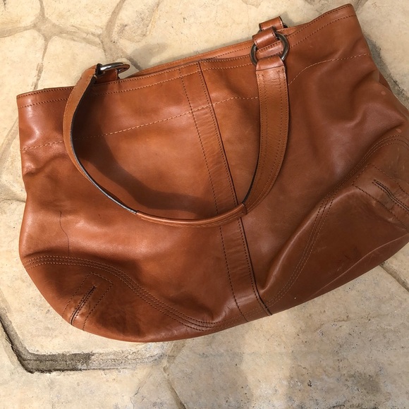 Coach purse. - Picture 3 of 6